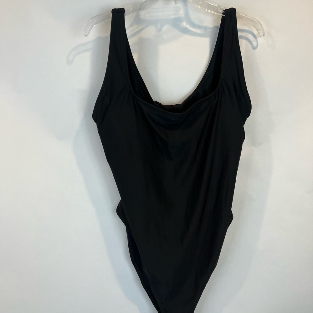 Old Navy Twist Back Cutout One Piece Swimsuit 2X - Picture 3 of 7